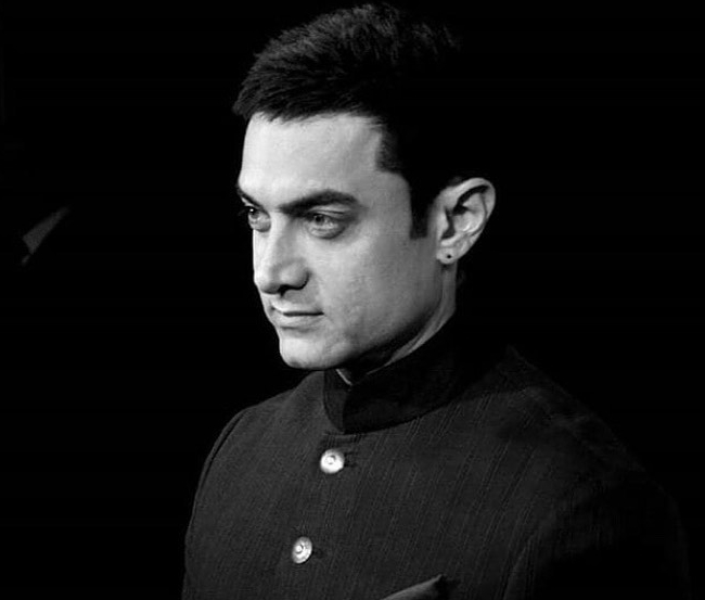 Aamir Khan Whaite photo