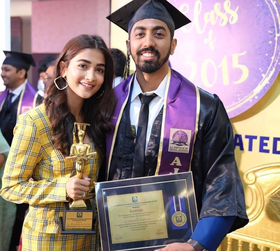 Pooja Hegde Fro brother picture