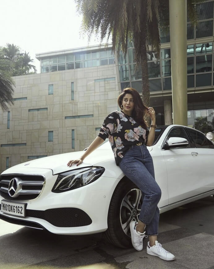 Neha Pendse for car picture